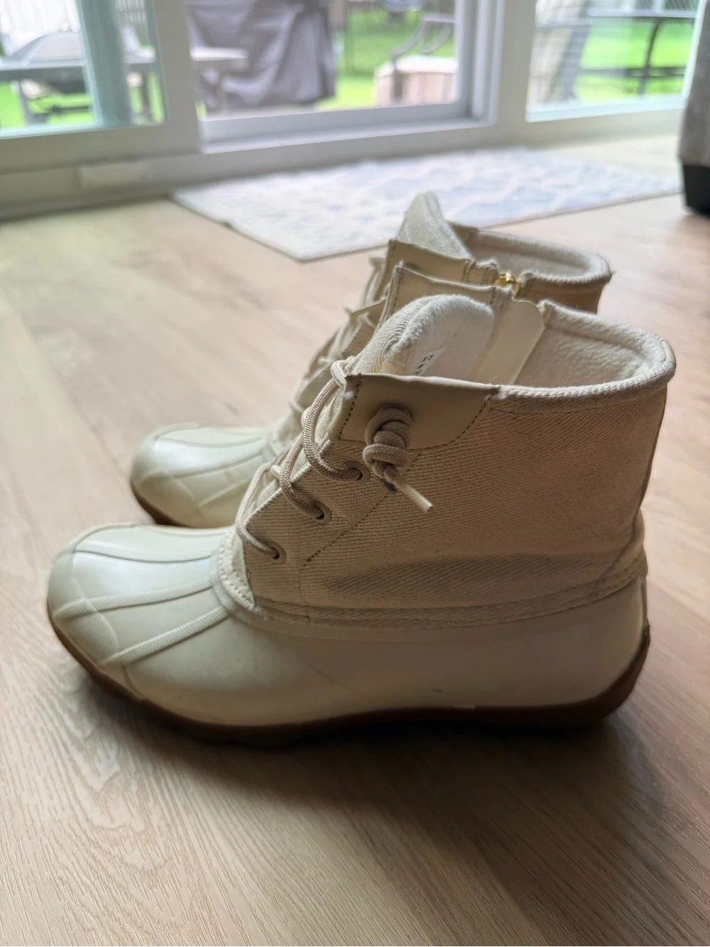 Sperry Women's Cream Lace-Up Waterproof Winter Boots